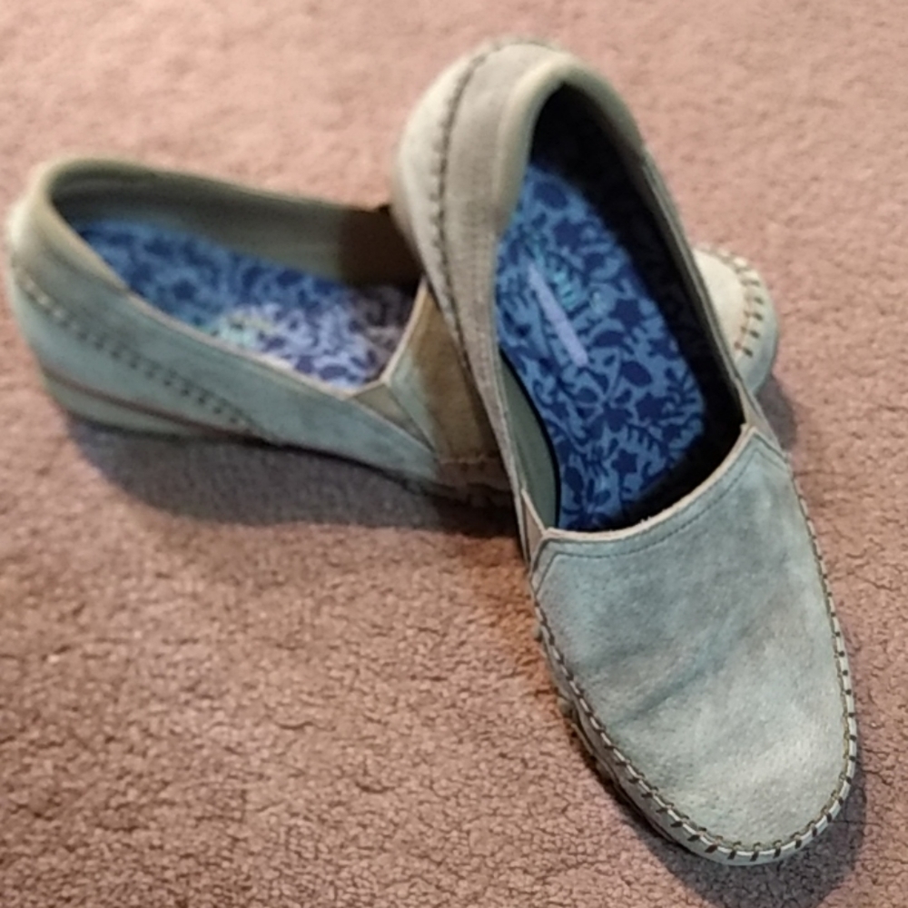 Sketchers women's size 10
